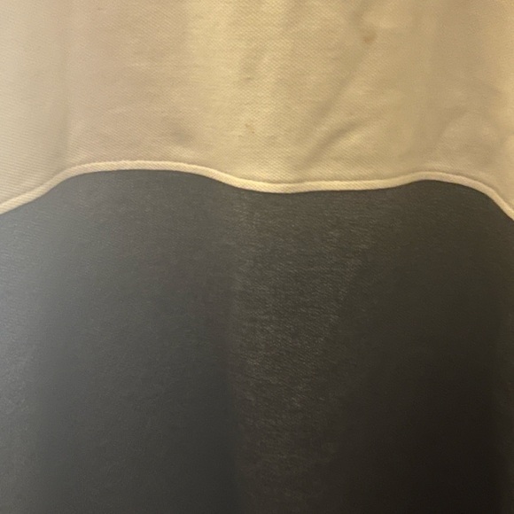 Preowned Hollister Men’s White and Navy Colorblock Polo Size Small . - Picture 4 of 10